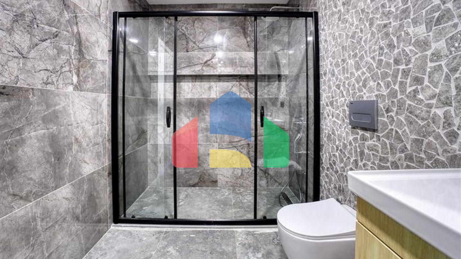 Шестикімнатна вілла 4+2 з приватним басейном в центрі Аланії