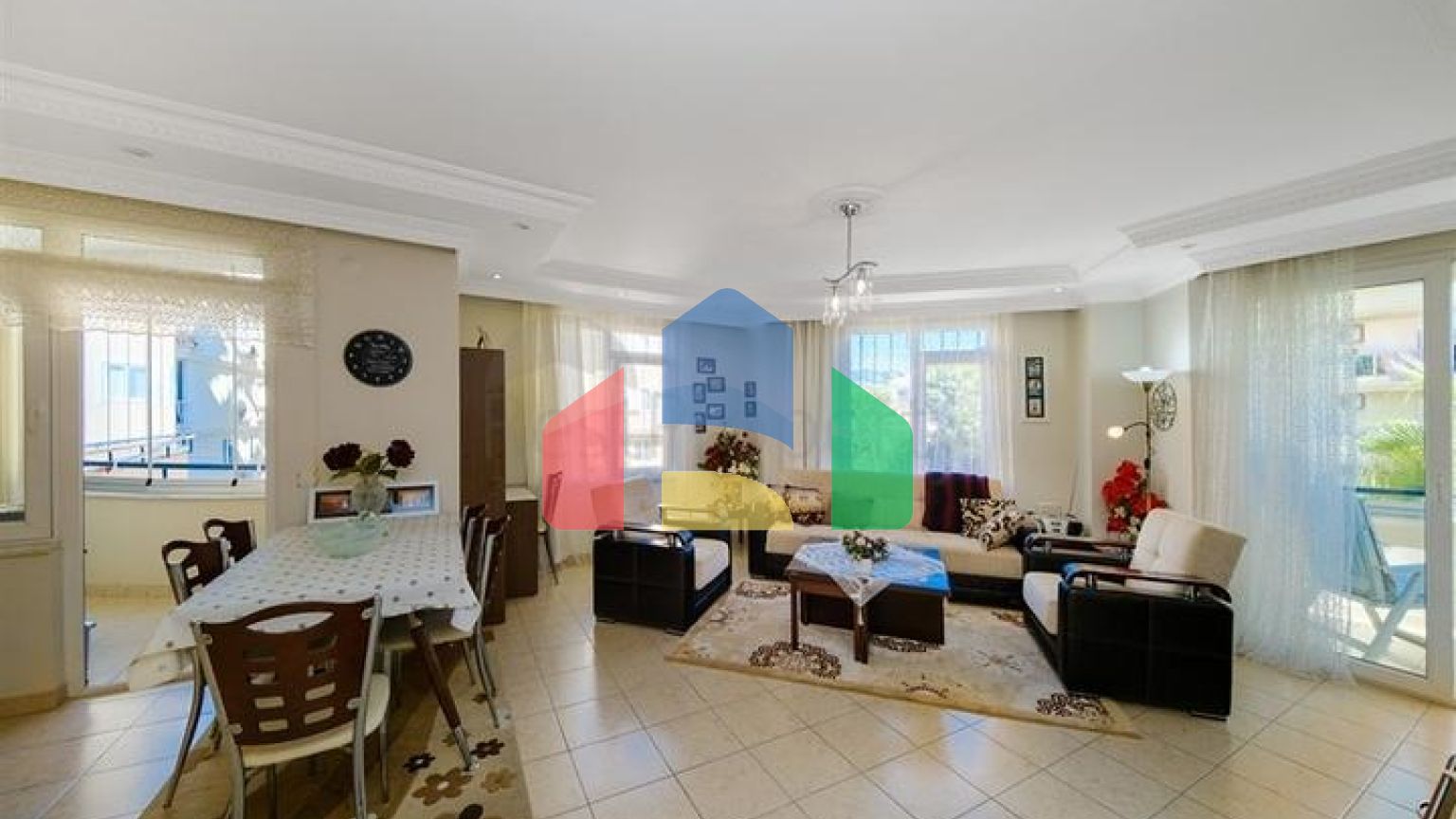 Просторная квартира 2+1 в престижной части района Клеопатра