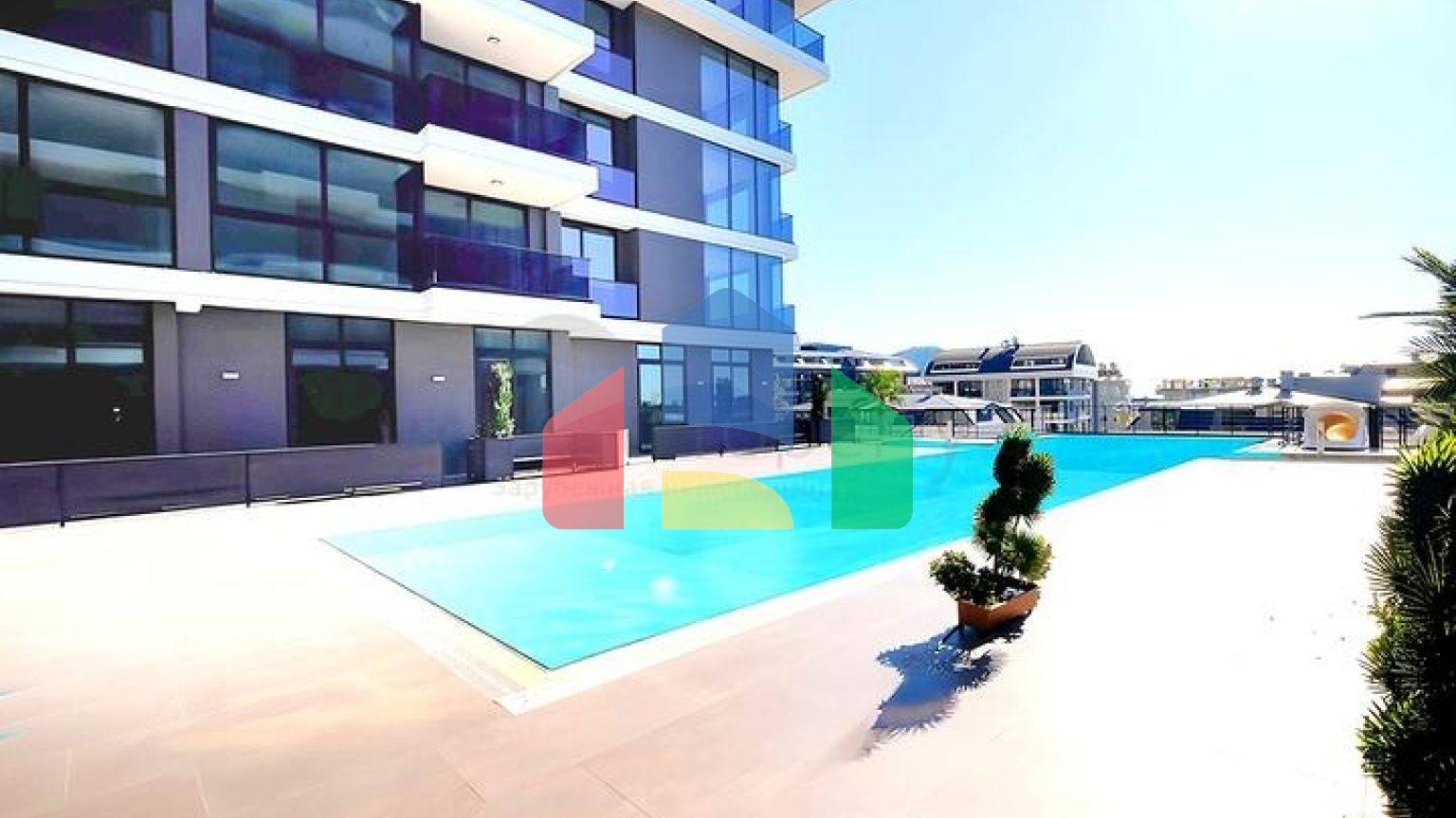 Современный дуплекс 3+1 с приватным садовым уровнем в престижной части Аланьи