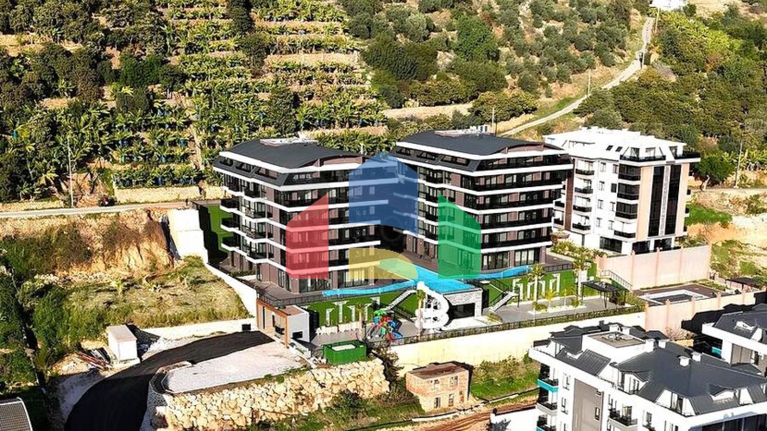 Современный дуплекс 3+1 с приватным садовым уровнем в престижной части Аланьи