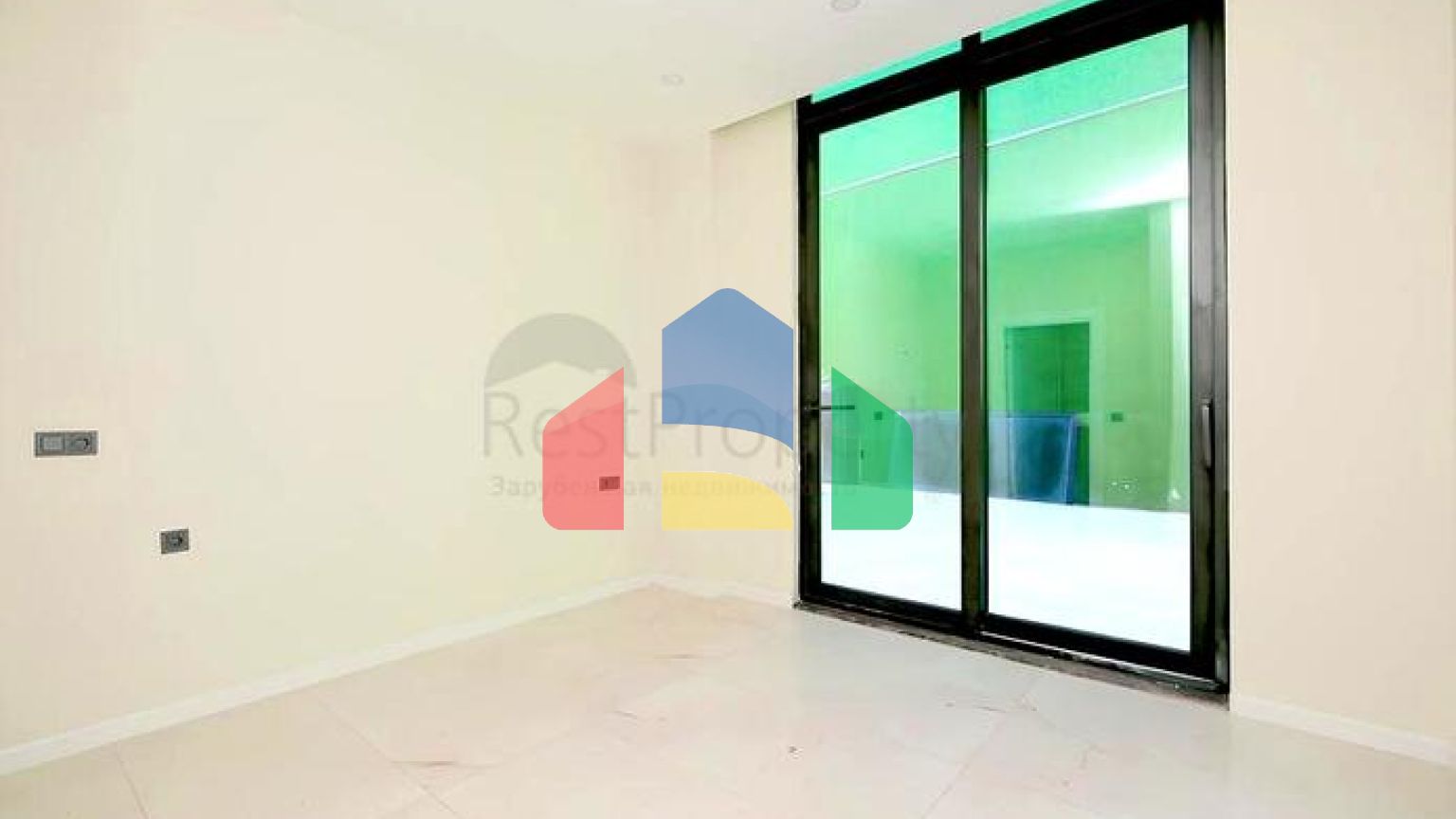 Современный дуплекс 3+1 с приватным садовым уровнем в престижной части Аланьи