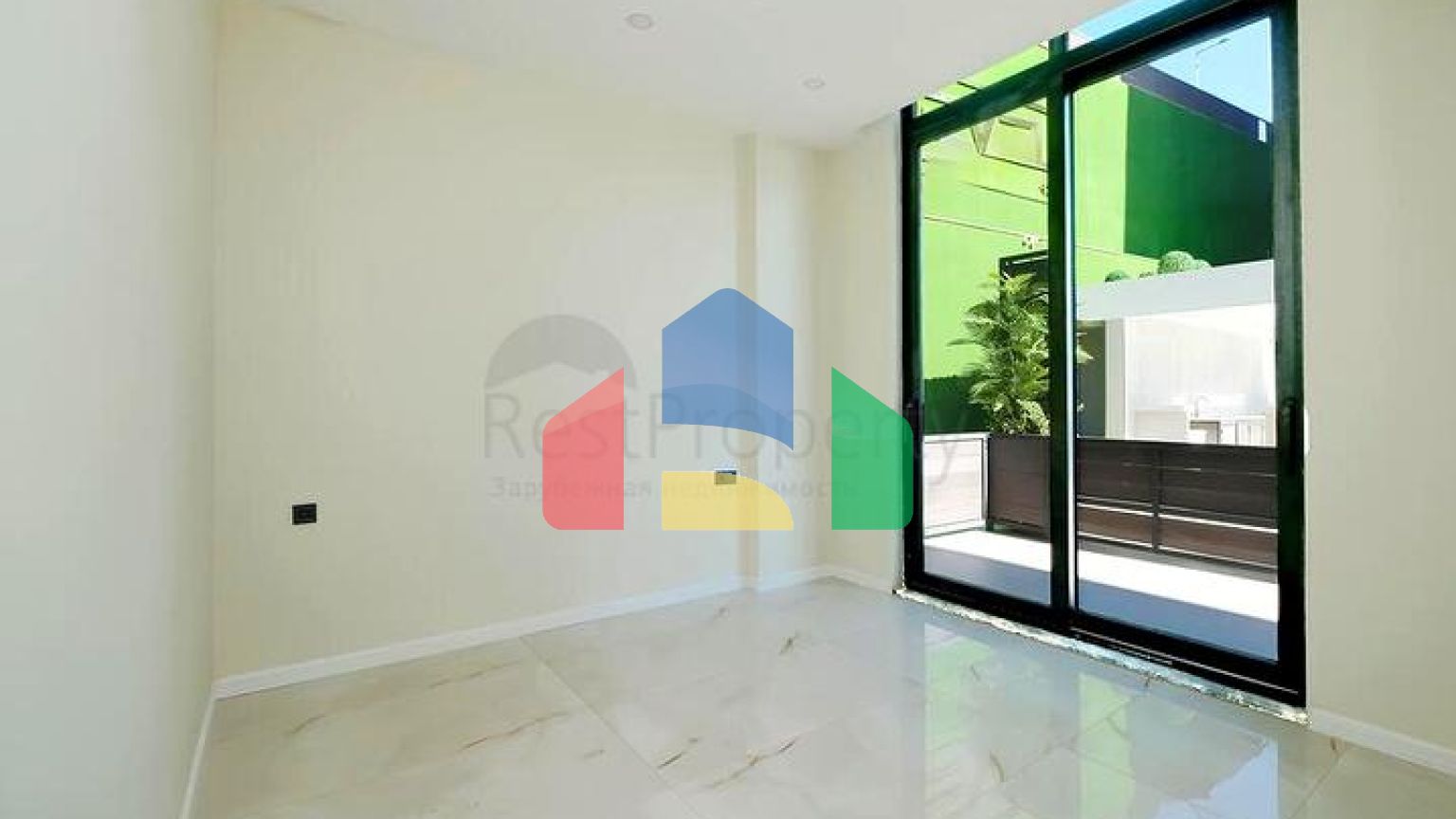 Современный дуплекс 3+1 с приватным садовым уровнем в престижной части Аланьи