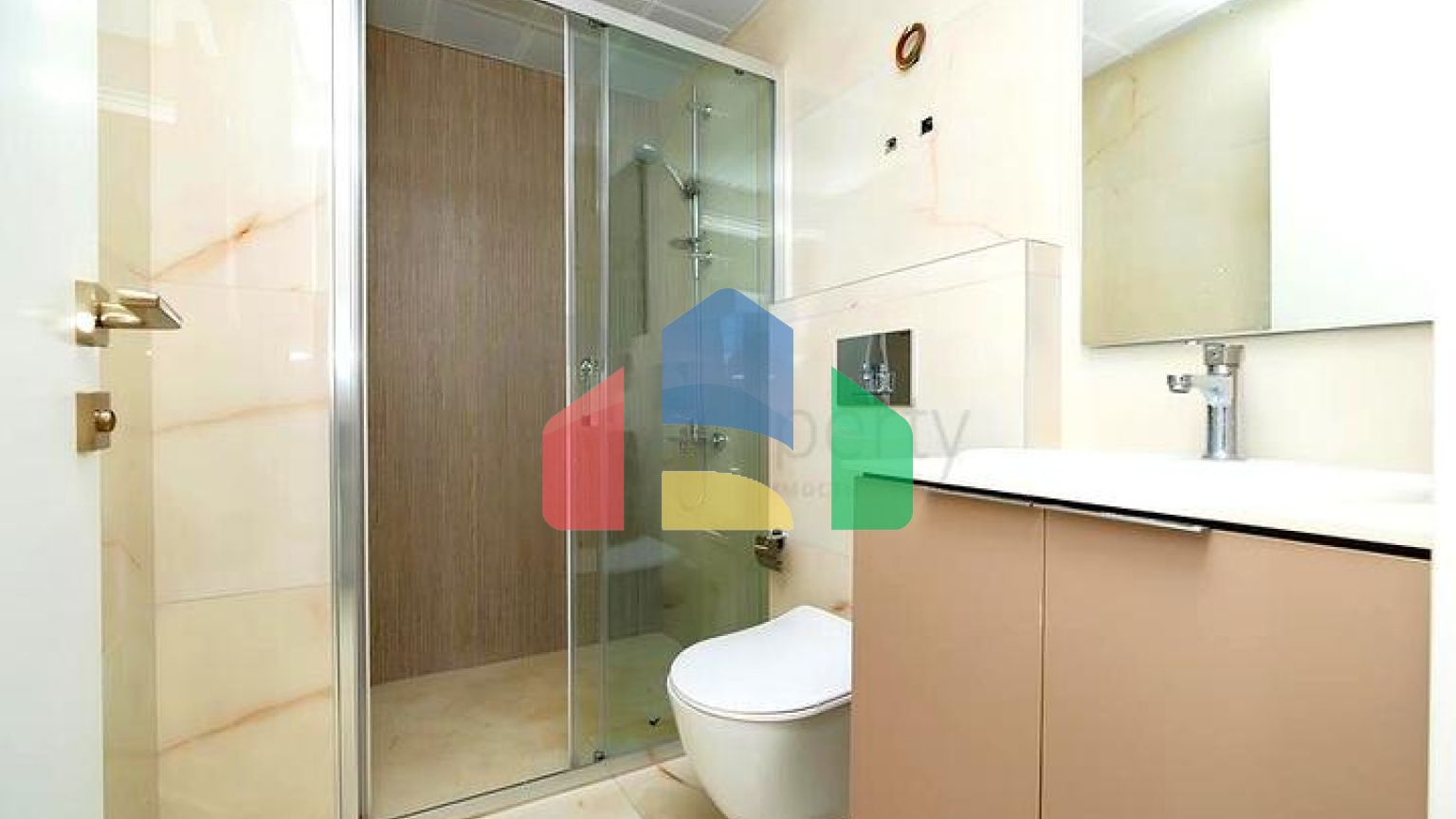 Современный дуплекс 3+1 с приватным садовым уровнем в престижной части Аланьи