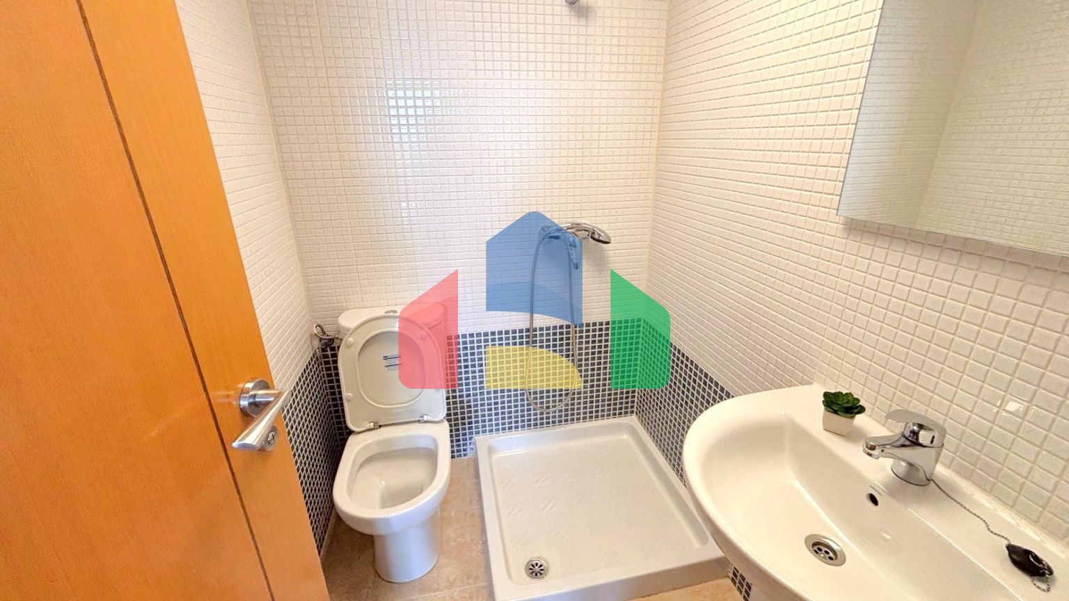 НОВЫЙ ГОТОВЫЙ ЖИЛОЙ КОМПЛЕКС В АГИЛАСЕ