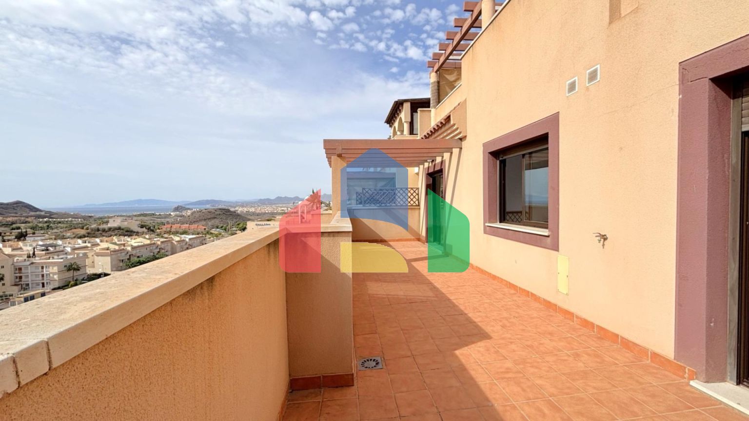 НОВЫЙ ГОТОВЫЙ ЖИЛОЙ КОМПЛЕКС В АГИЛАСЕ