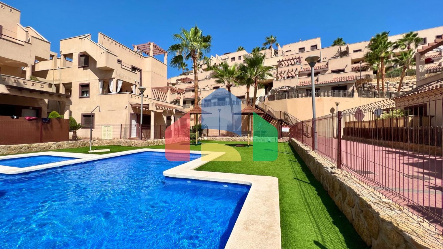 НОВЫЙ ГОТОВЫЙ ЖИЛОЙ КОМПЛЕКС В АГИЛАСЕ