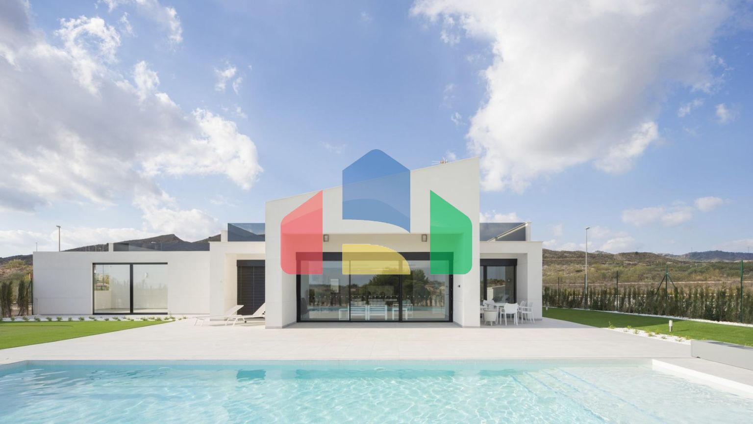 НОВЫЕ ВИЛЛЫ В ГОЛЬФ-КУРОРТЕ АЛЬТAНА, МУРСИЯ