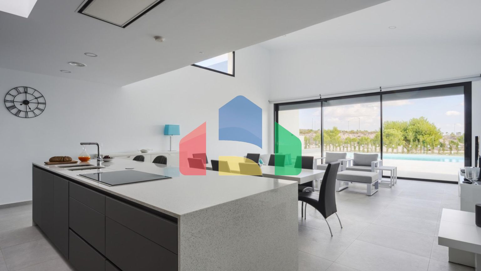 НОВЫЕ ВИЛЛЫ В ГОЛЬФ-КУРОРТЕ АЛЬТAНА, МУРСИЯ