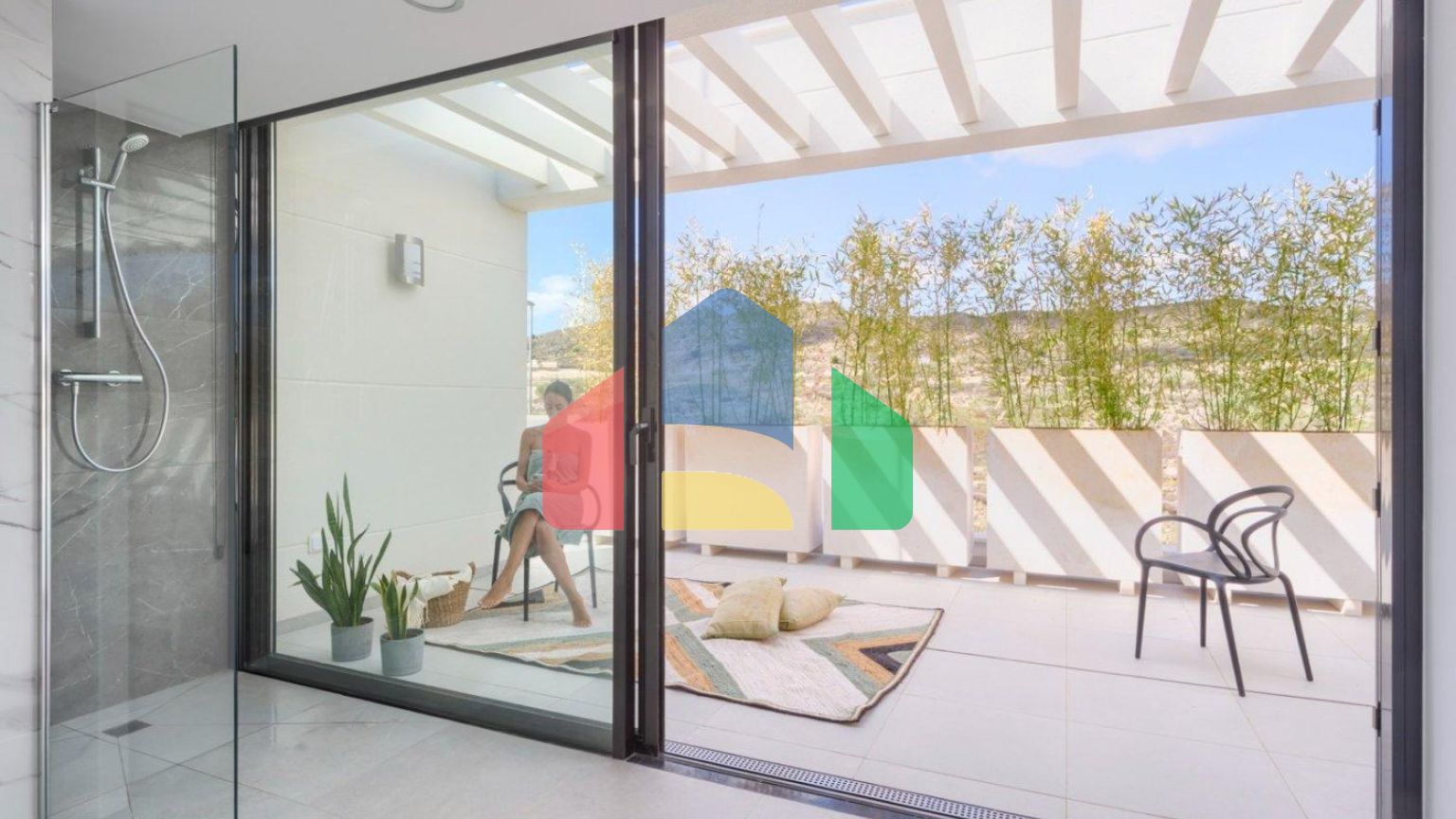 НОВЫЕ ВИЛЛЫ НА ГОЛЬФ-КУРОРТЕ АЛЬТAНА, МУРСИЯ