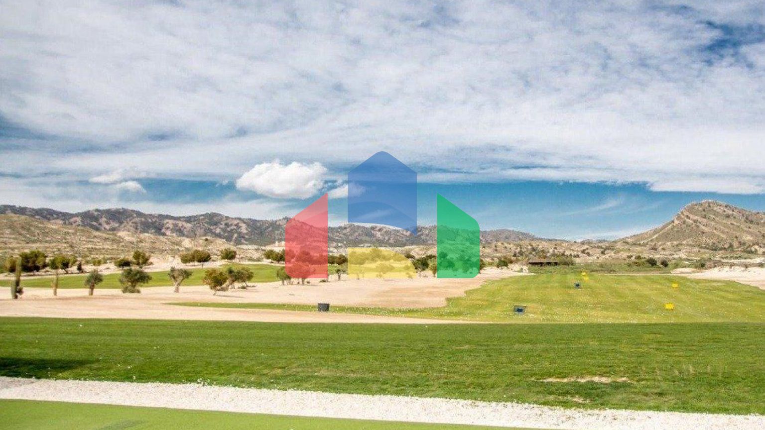 НОВЫЕ ВИЛЛЫ В ГОЛЬФ-КУРОРТЕ АЛЬТAНА, МУРСИЯ