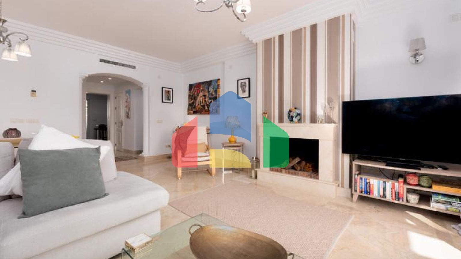 Стильная квартира с видом на горы и сад в Касарес-Плайя