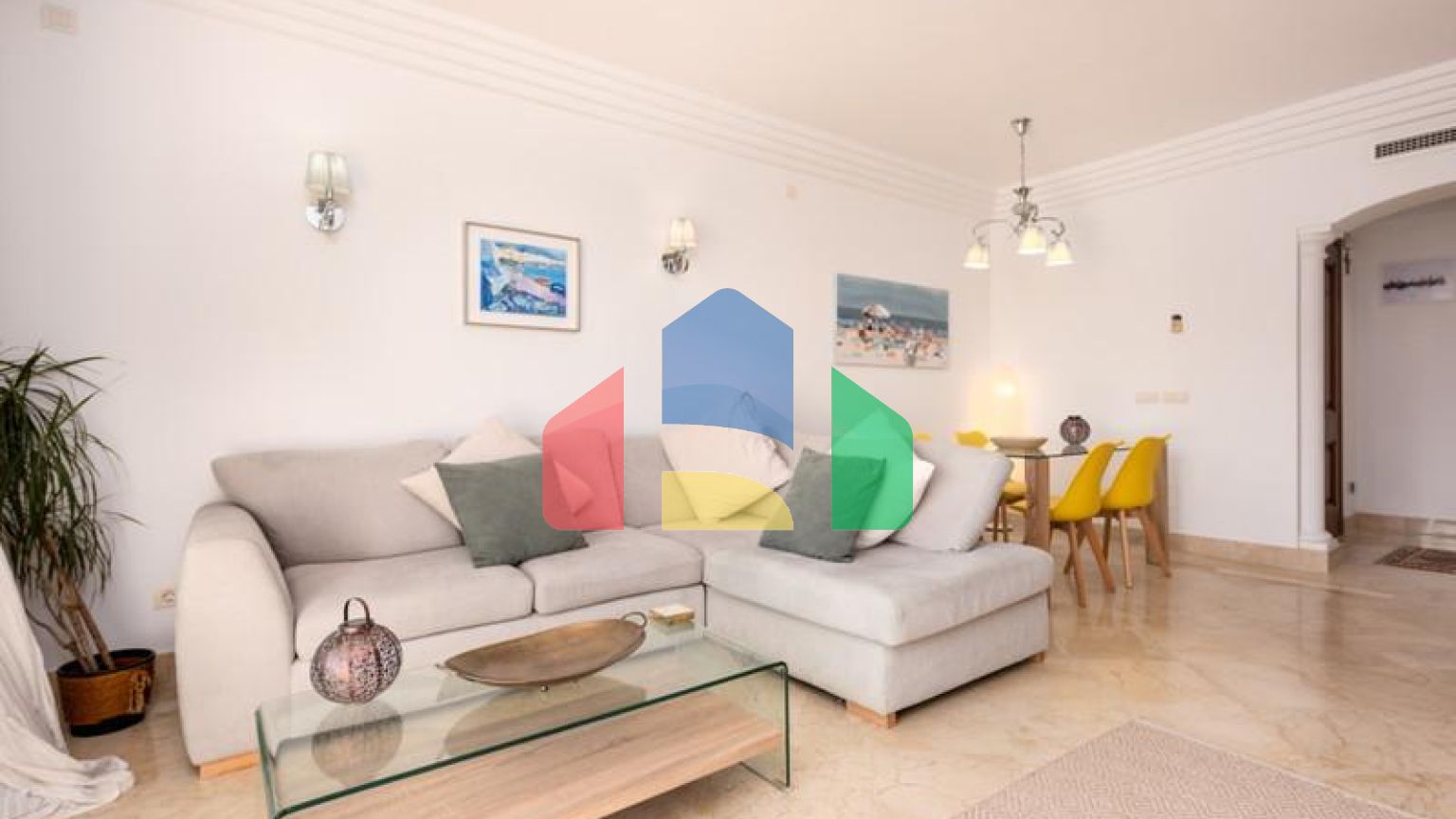 Стильная квартира с видом на горы и сад в Касарес-Плайя