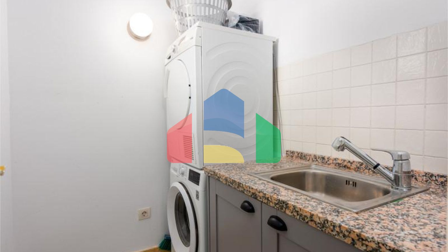 Стильная квартира с видом на горы и сад в Касарес-Плайя