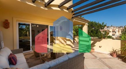 Стильная квартира с видом на горы и сад в Касарес-Плайя