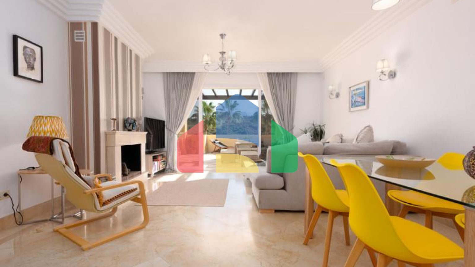 Стильная квартира с видом на горы и сад в Касарес-Плайя