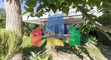 Красиво меблированный апартамент с 2 спальнями и 2 ванными комнатами на первом этаж в Эстепоне