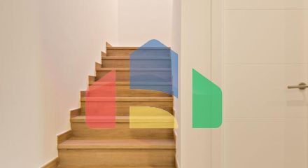 Фантастический двухквартирный дом с частным садом и невероятным панорамным видом на море!