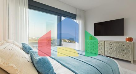 Фантастический двухквартирный дом с частным садом и невероятным панорамным видом на море!