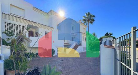 Spectacular duplex with panoramic sea views, a true oasis in Casares Costa,