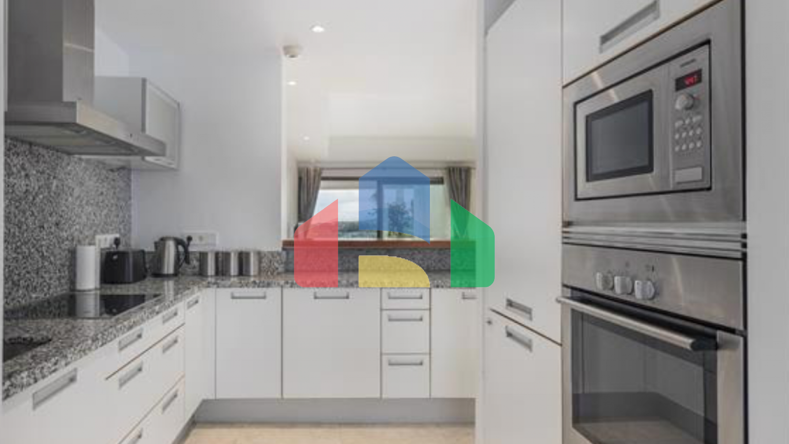 Потрясающая квартира с панорамным видом на море Потрясающая квартира с панорамным видом на море