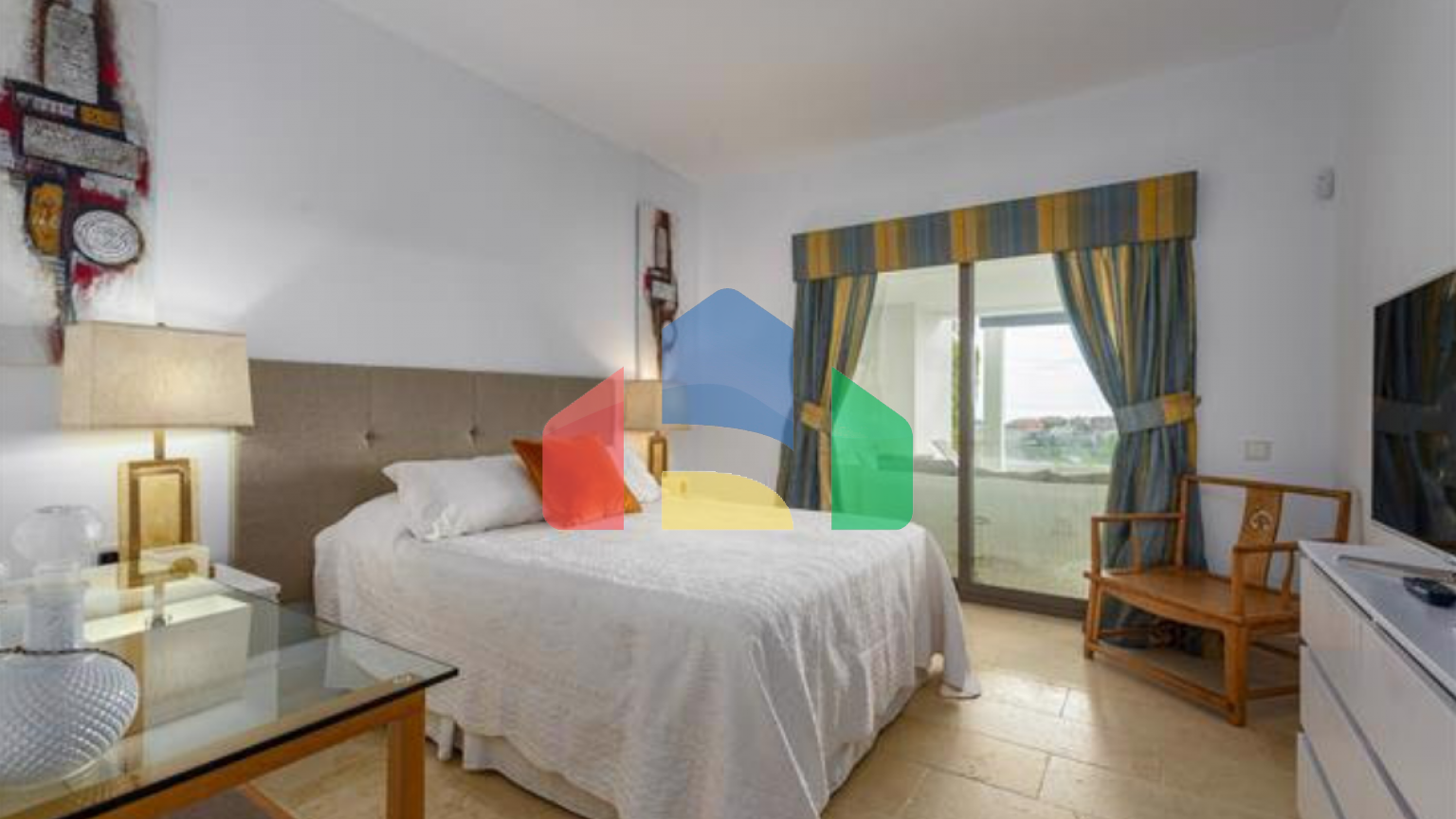 Потрясающая квартира с панорамным видом на море Потрясающая квартира с панорамным видом на море