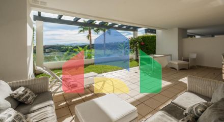 Потрясающая квартира с панорамным видом на море Потрясающая квартира с панорамным видом на море