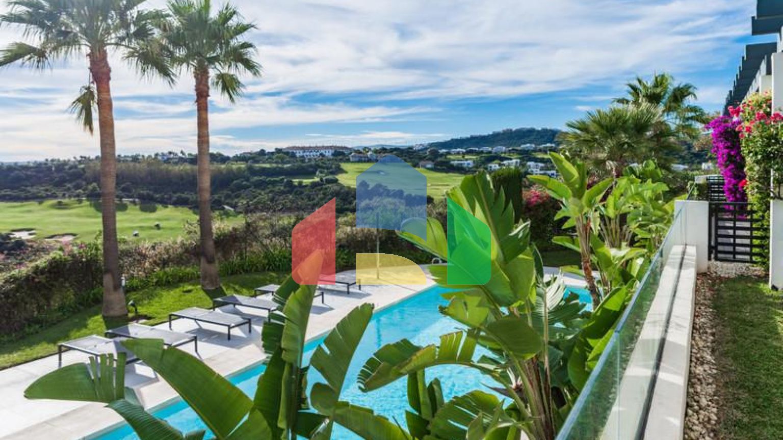 Потрясающая квартира с панорамным видом на море Потрясающая квартира с панорамным видом на море