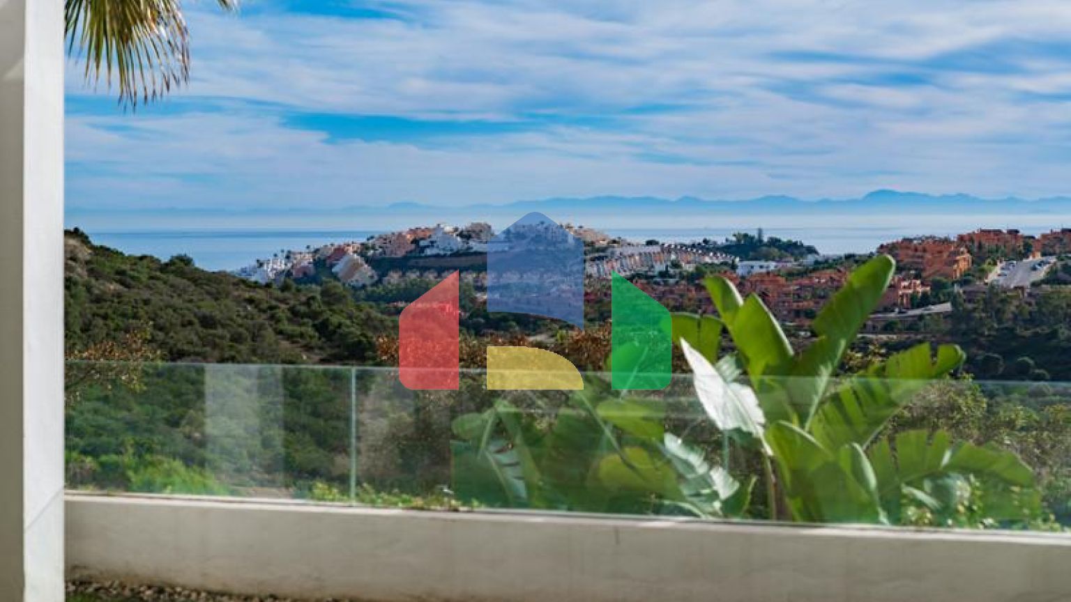 Потрясающая квартира с панорамным видом на море