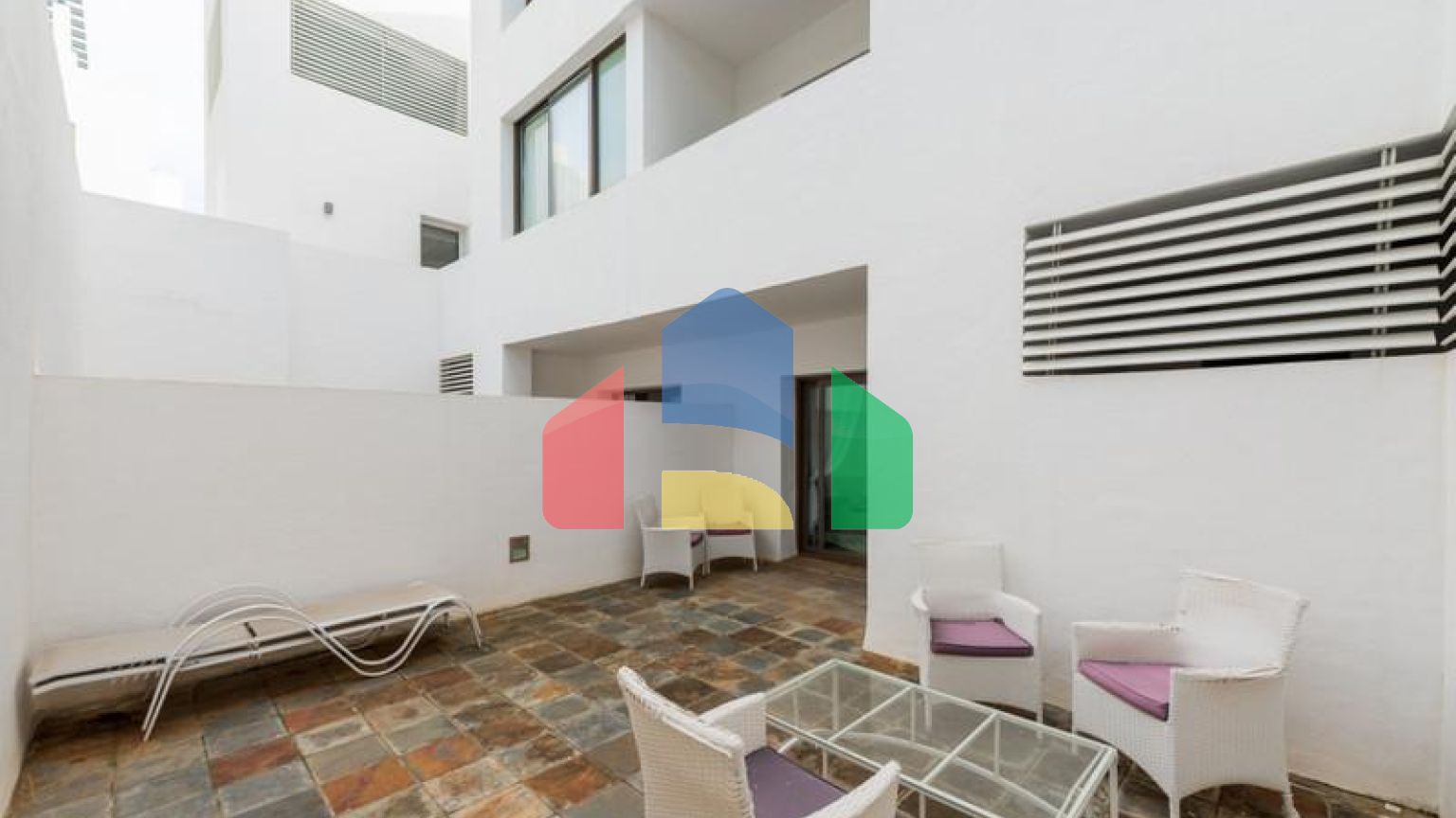 Потрясающая квартира с панорамным видом на море