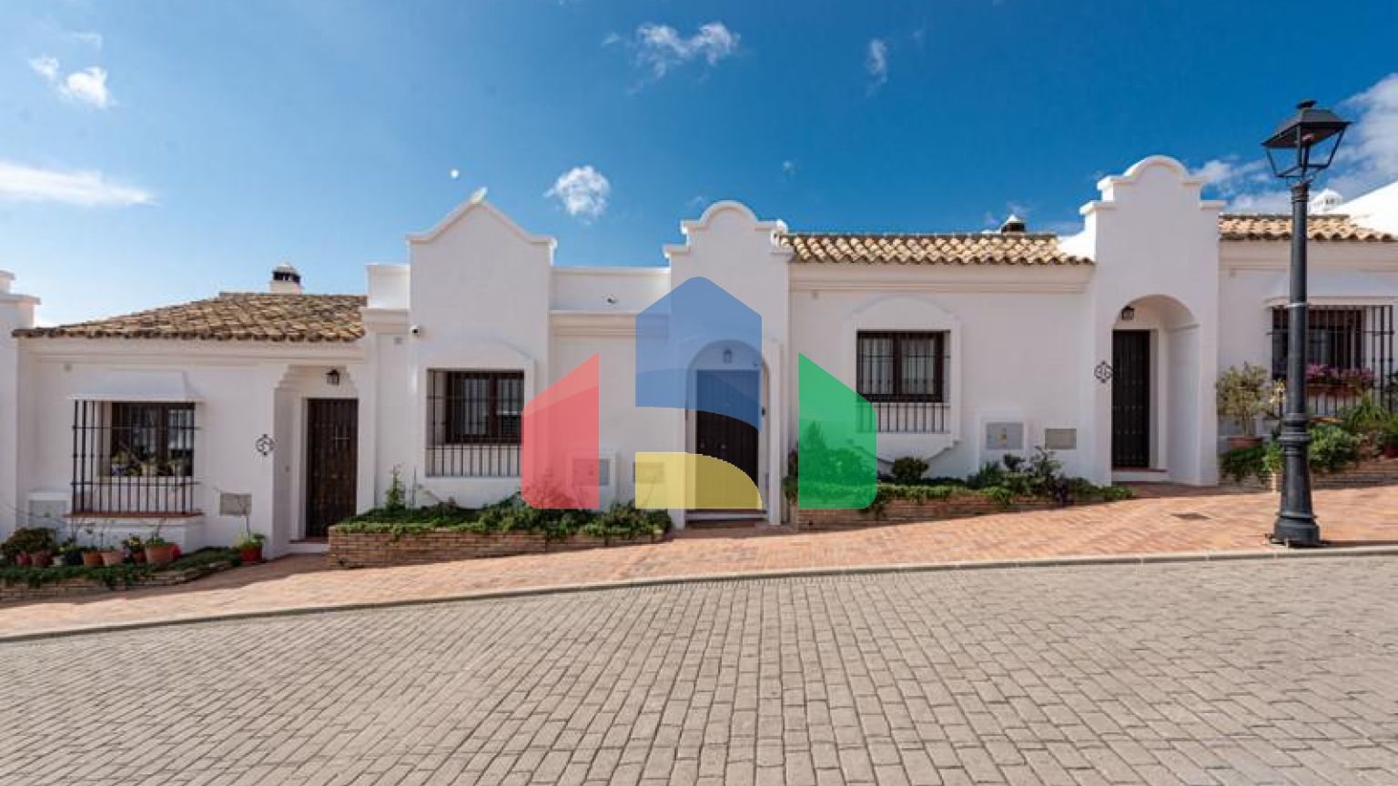 Очаровательный Таунхаус с Великолепными Видами в Касаресе