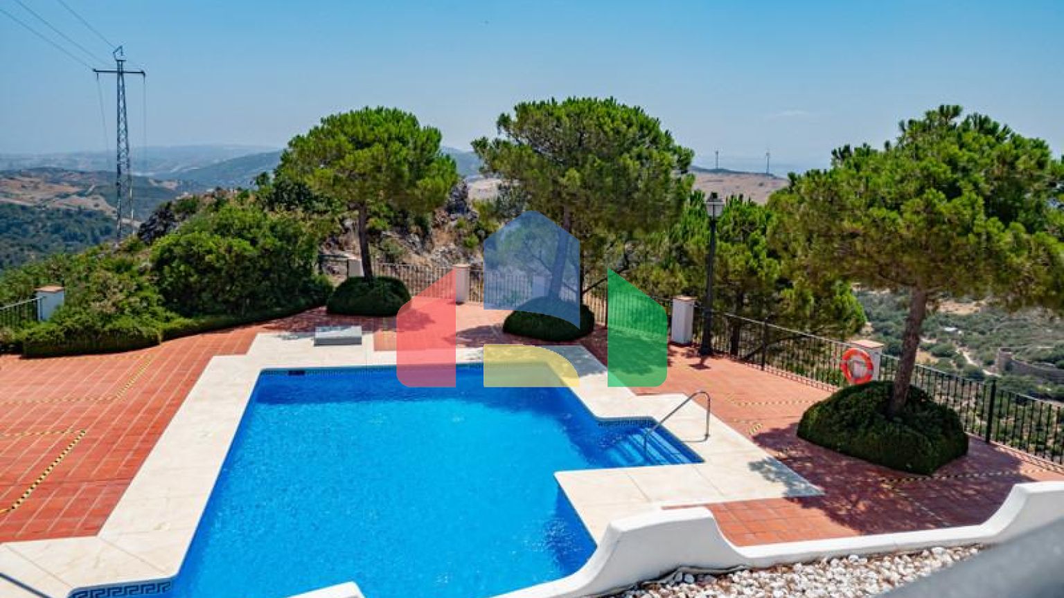 Очаровательный Таунхаус с Великолепными Видами в Касаресе