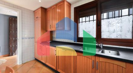 Очаровательный Таунхаус с Великолепными Видами в Касаресе Очаровательный Таунхаус с Великолепными Видами в Касаресе