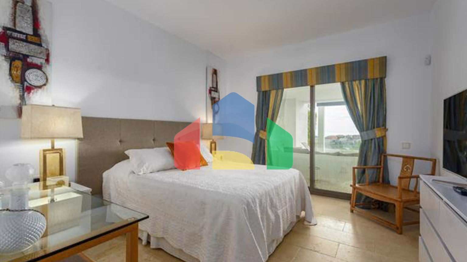 ПОТРЯСАЮЩАЯ ДВУХКОМНАТНАЯ КВАРТИРА НА ПЕРВОМ ЭТАЖЕ С ПАНОРАМНЫМ ВИДОМ