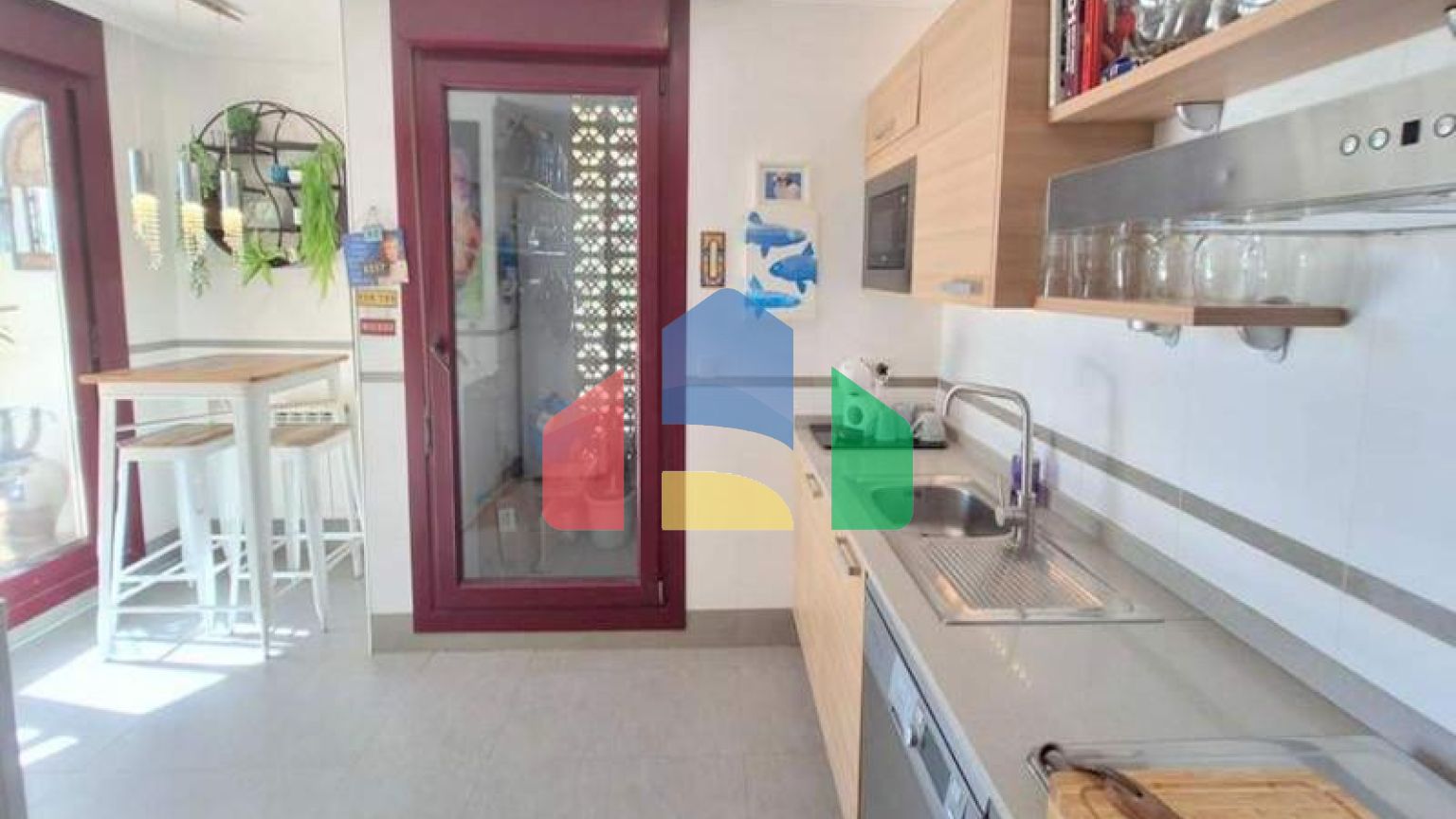 Просторная квартира на первом этаже с садом и южной ориентацией в Касаресе