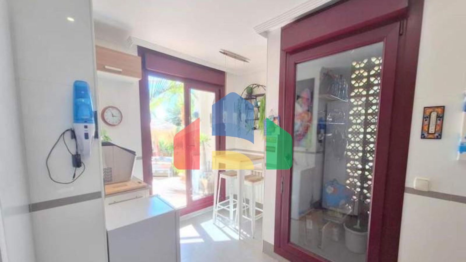 Просторная квартира на первом этаже с садом и южной ориентацией в Касаресе