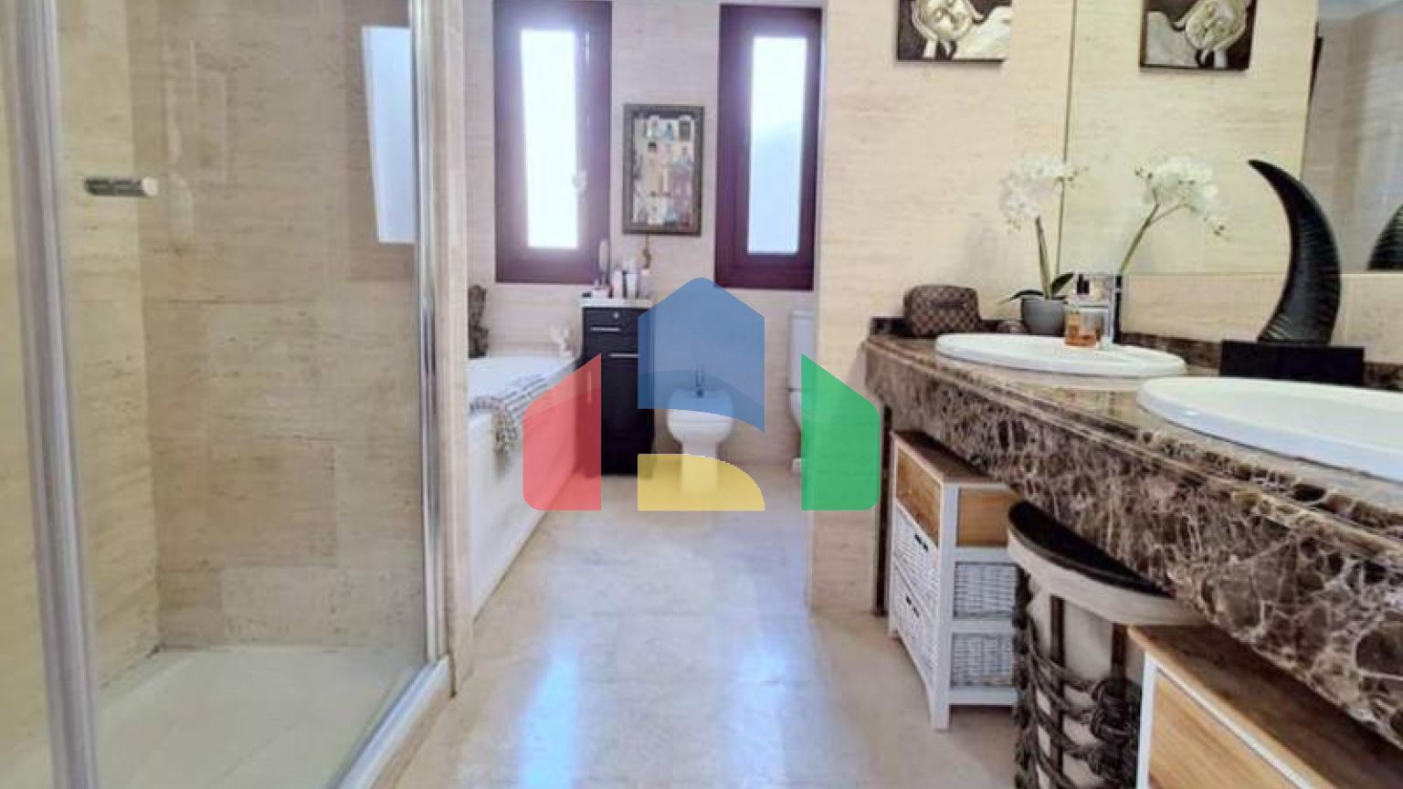 Просторная квартира на первом этаже с садом и южной ориентацией в Касаресе