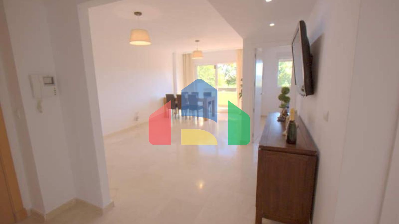 Просторная квартира на первом этаже с садом и южной ориентацией в Касаресе