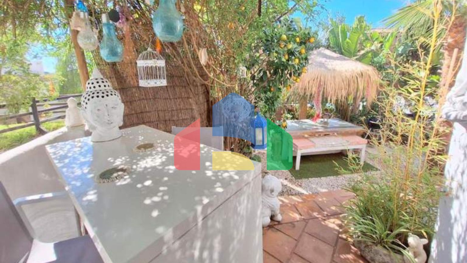 Просторная квартира на первом этаже с садом и южной ориентацией в Касаресе