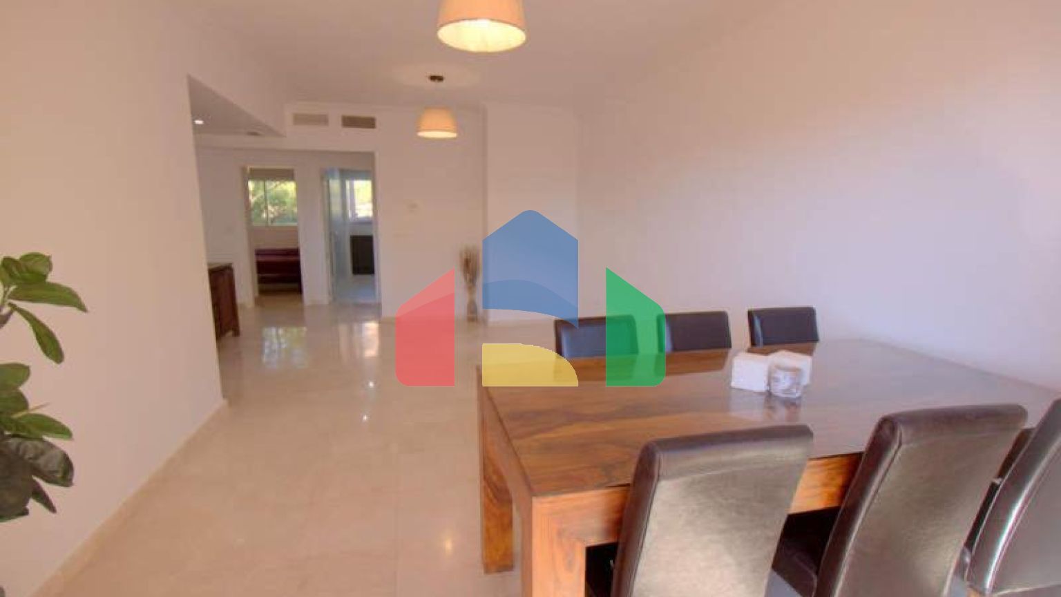 Просторная квартира на первом этаже с садом и южной ориентацией в Касаресе