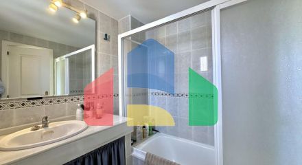 Таунхаус рядом с пляжем Марина в Касаресе — отличная возможность, расположенная в Касарес-Коста