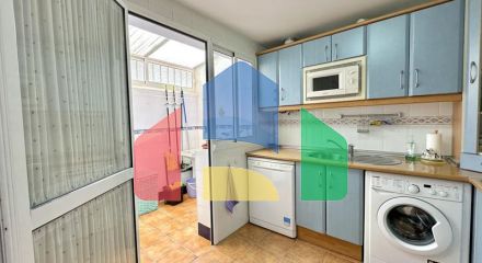 Таунхаус рядом с пляжем Марина в Касаресе — отличная возможность, расположенная в Касарес-Коста