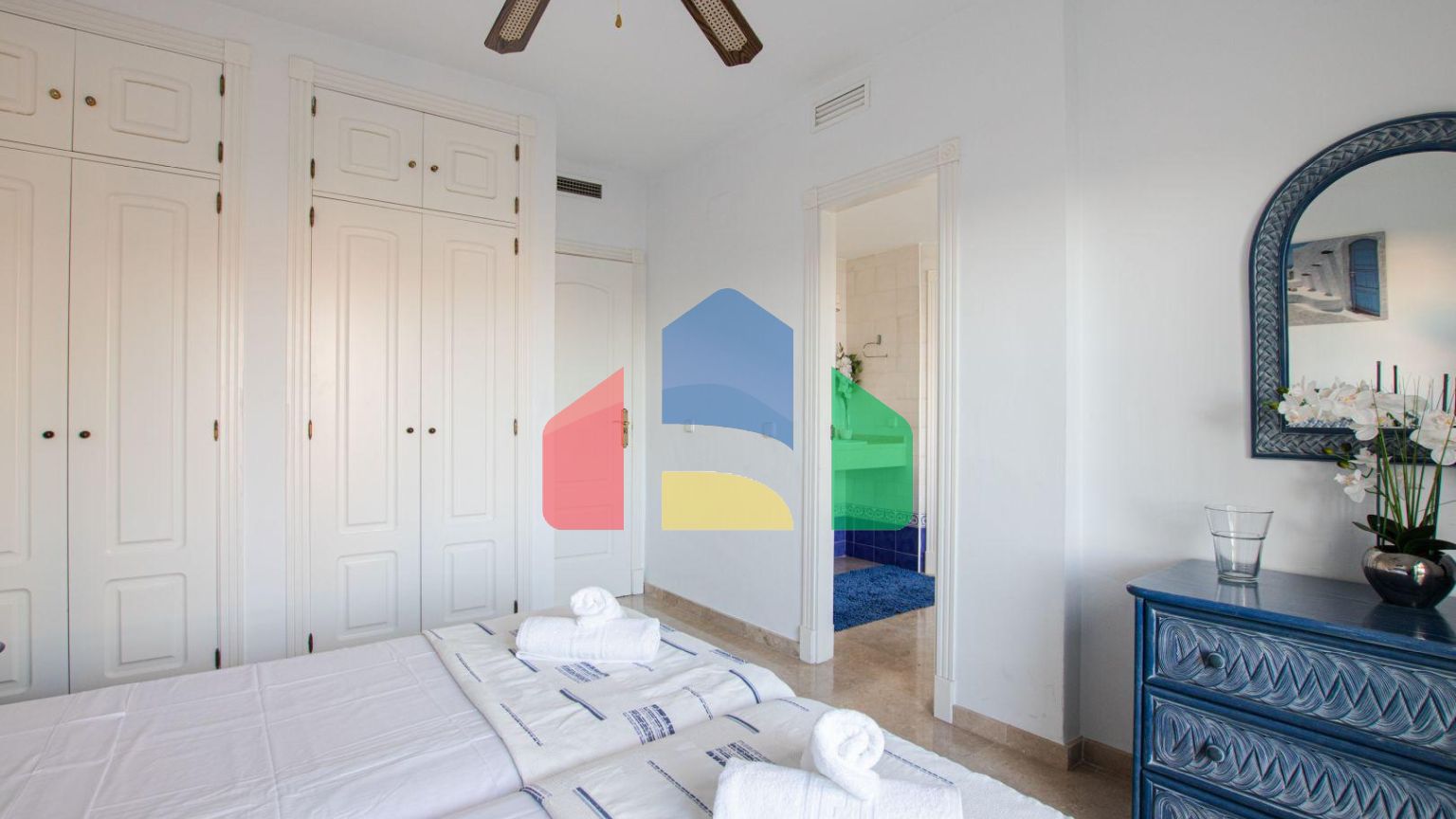 Дуплекс-пентхаус на первой линии пляжа с видом на море, 3 спальни, 3 ванные комнаты