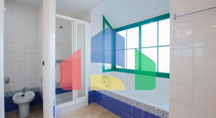 Дуплекс-пентхаус на первой линии пляжа с видом на море, 3 спальни, 3 ванные комнаты