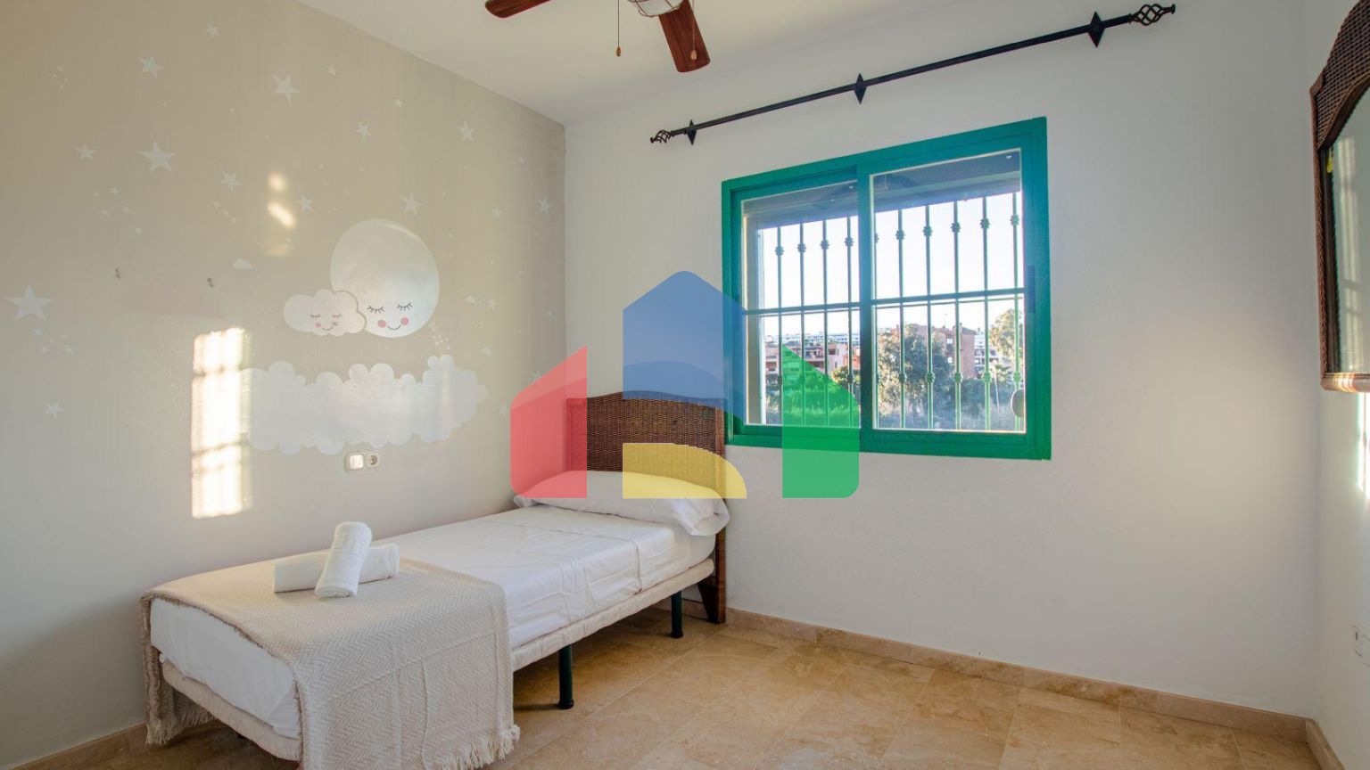 Дуплекс-пентхаус на первой линии пляжа с видом на море, 3 спальни, 3 ванные комнаты