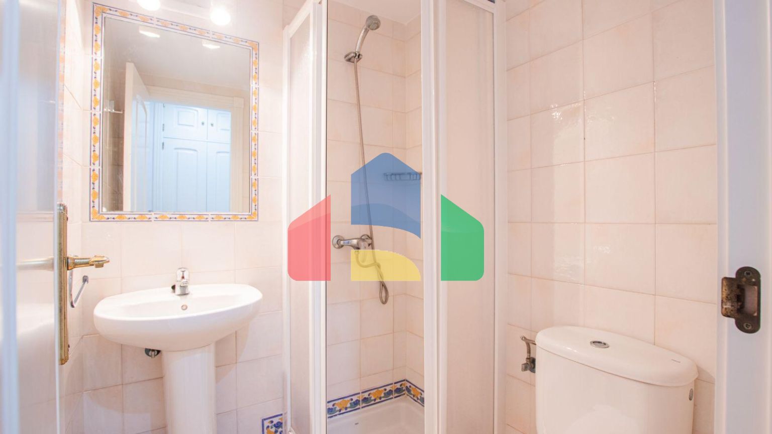 Дуплекс-пентхаус на первой линии пляжа с видом на море, 3 спальни, 3 ванные комнаты