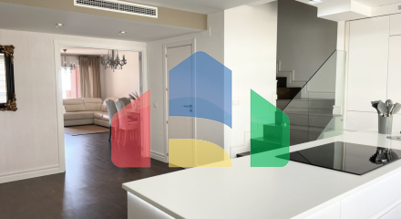 Светлый двухуровневый пентхаус с 2 спальнями и панорамным видом в Лос-Пакос, Фуэнхирола