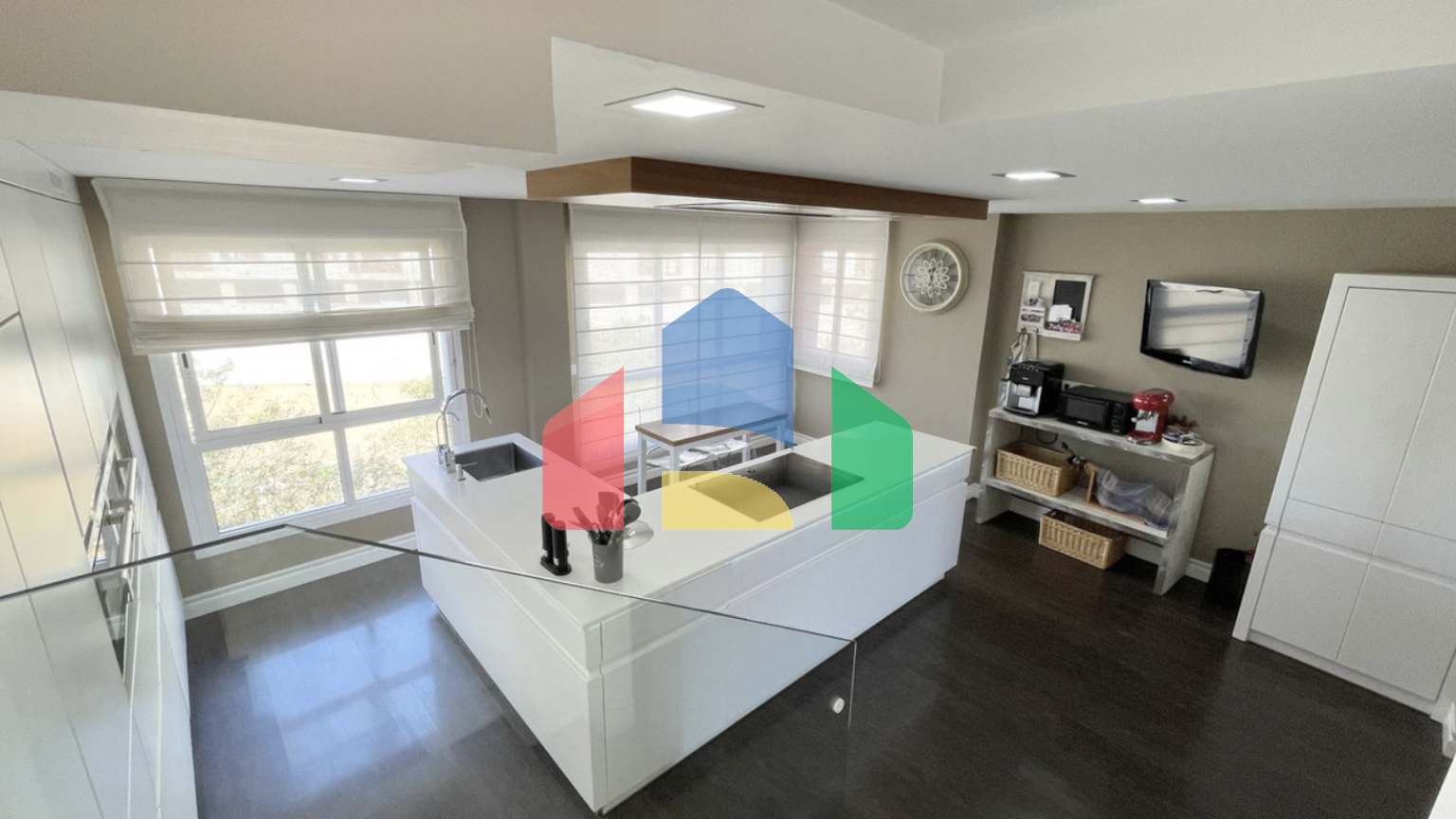 Светлый двухуровневый пентхаус с 2 спальнями и панорамным видом в Лос-Пакос, Фуэнхирола