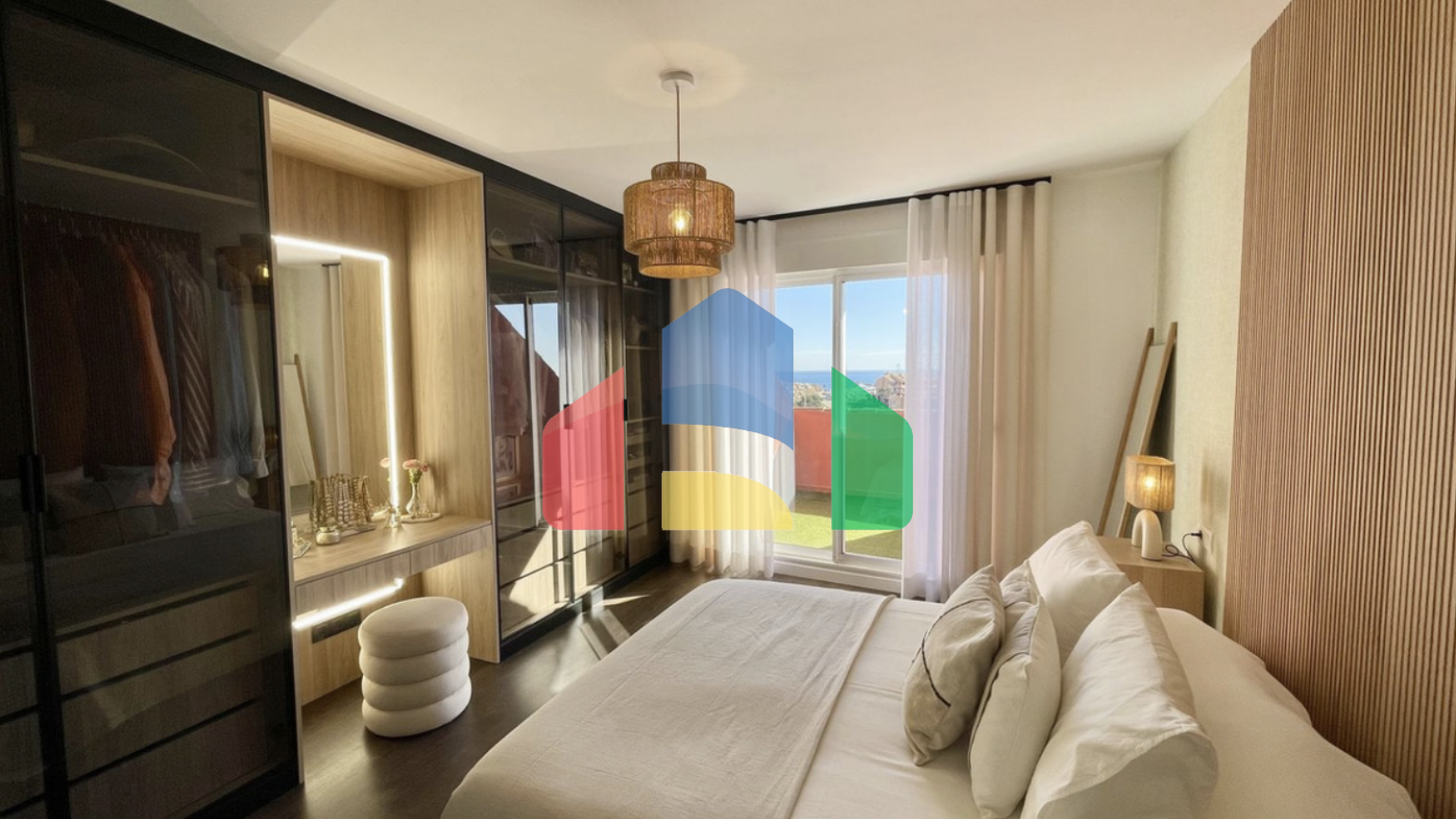 Светлый двухуровневый пентхаус с 2 спальнями и панорамным видом в Лос-Пакос, Фуэнхирола