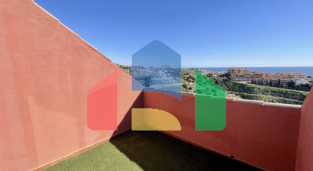 Светлый двухуровневый пентхаус с 2 спальнями и панорамным видом в Лос-Пакос, Фуэнхирола