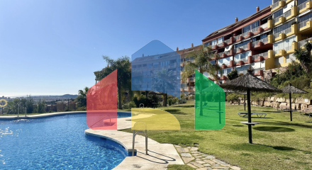 Светлый двухуровневый пентхаус с 2 спальнями и панорамным видом в Лос-Пакос, Фуэнхирола